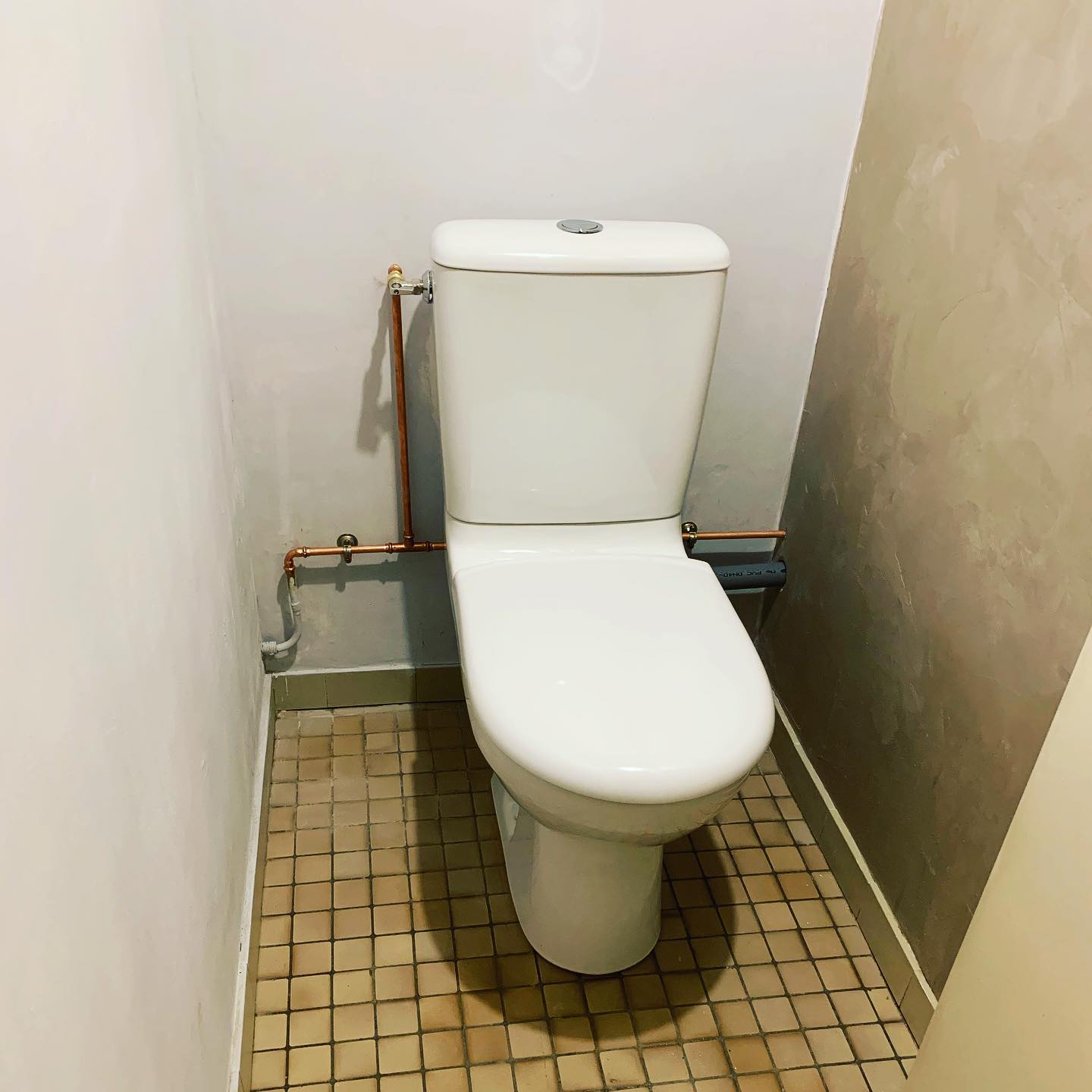 Installation neuve par l'équipe Rakor, équipement propre.