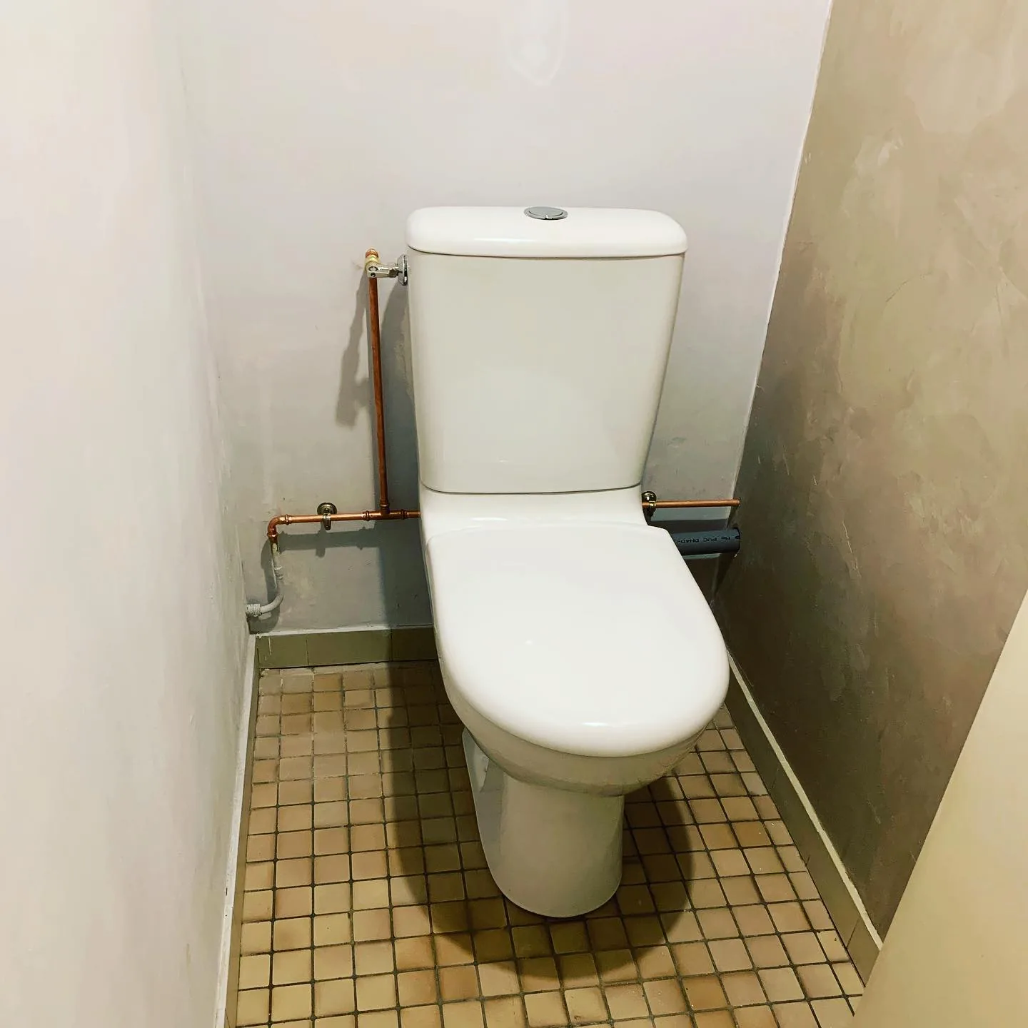 Installation neuve par l'équipe Rakor, équipement propre.